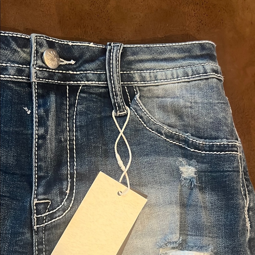 Flamingo Denim Distressed Women's Shorts Size Medium New With Tag - Picture 5 of 16